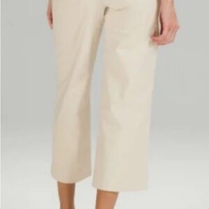 Lululemon City Sleek 5 pocket wide leg capri Size 33